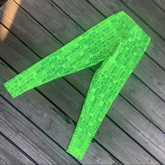 NEW Highlight Leggings - Picture 3 of 5